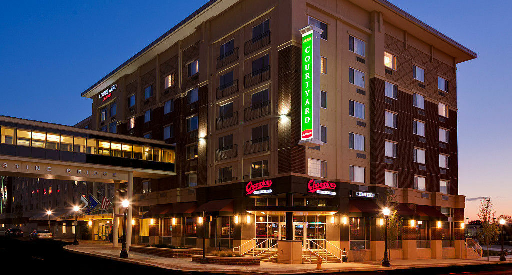 Courtyard Fort Wayne Downtown At Grand Wayne Convention Center Extérieur photo